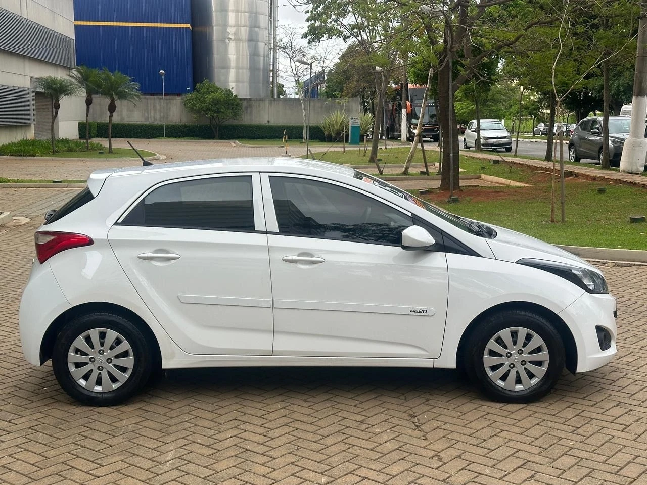 HYUNDAI HB20