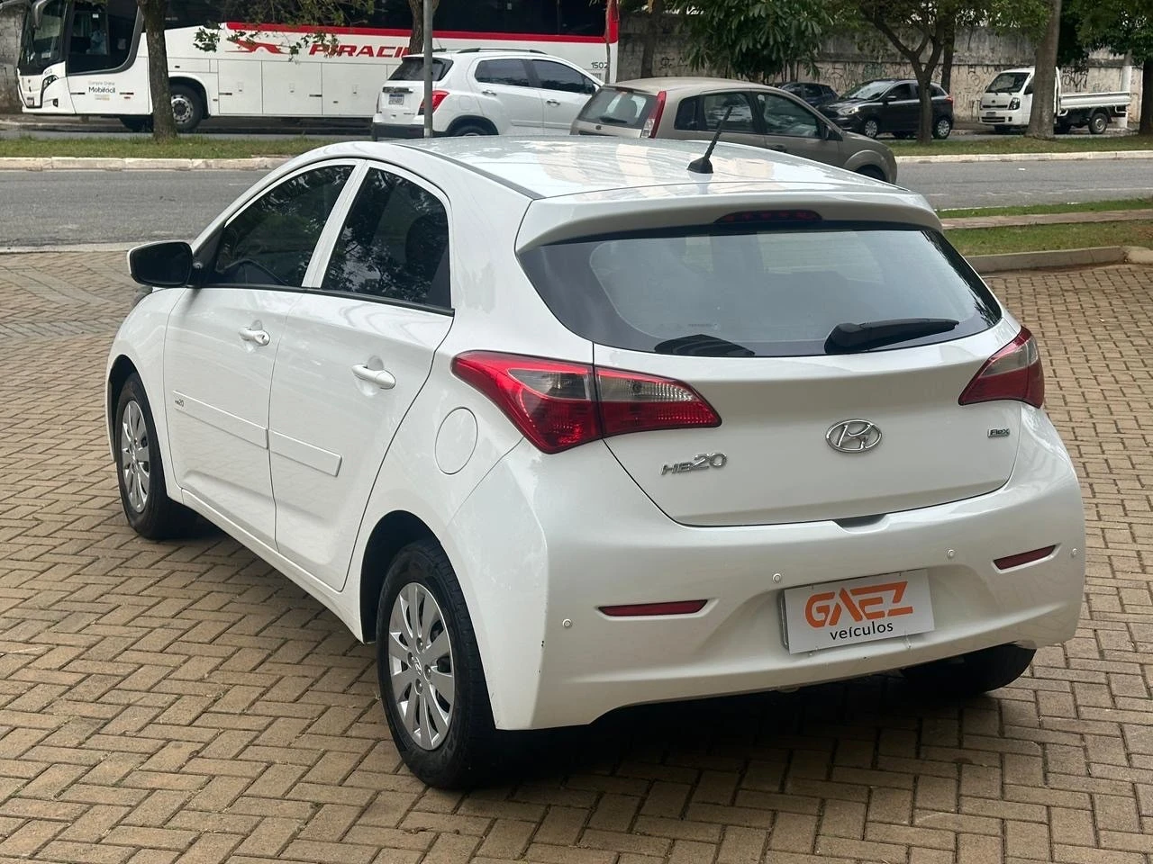 HYUNDAI HB20