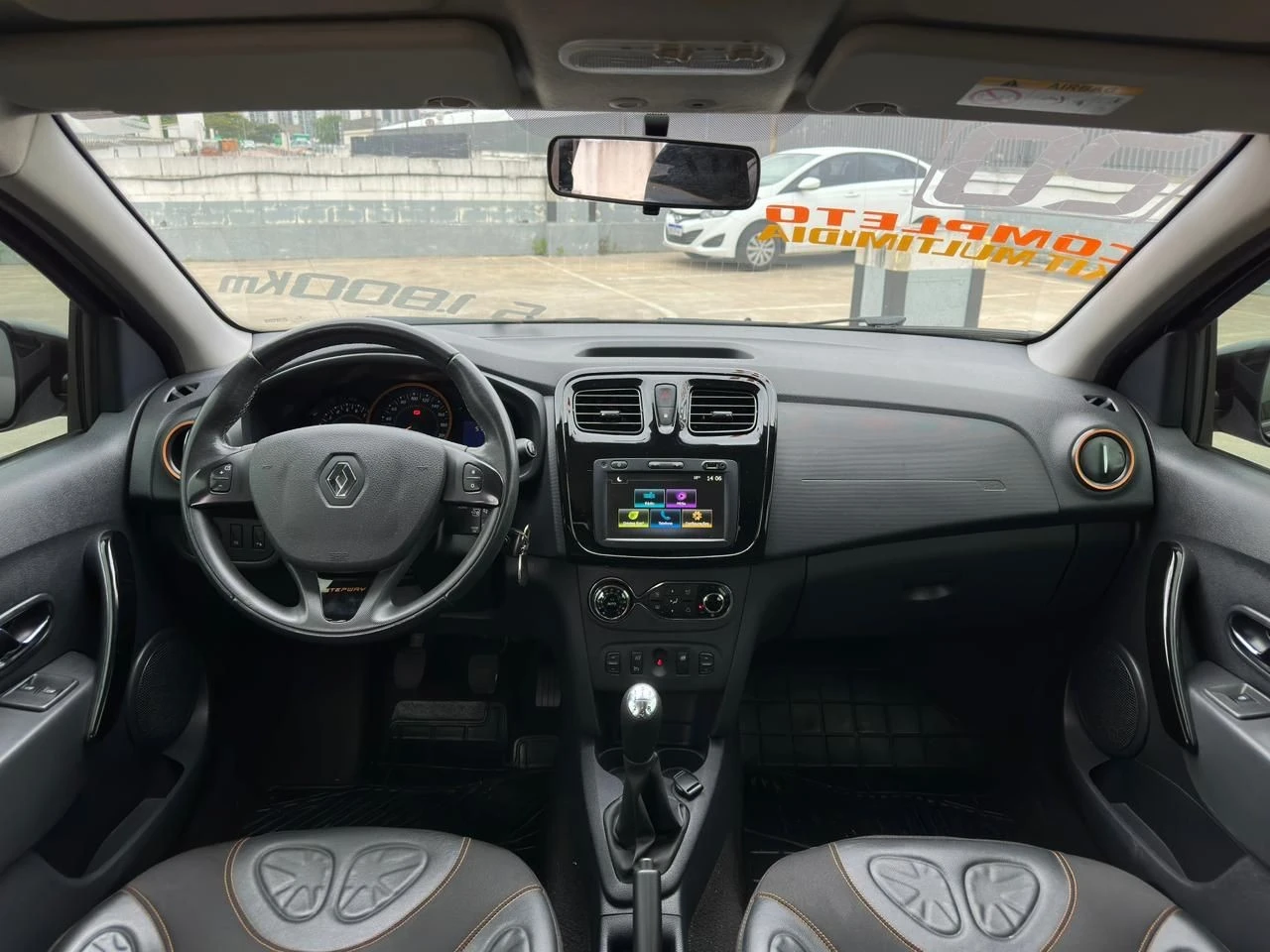 RENAULT SANDERO