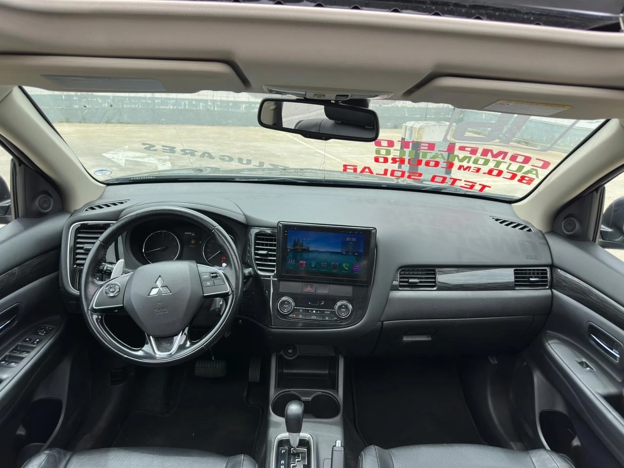MITSUBISHI OUTLANDER