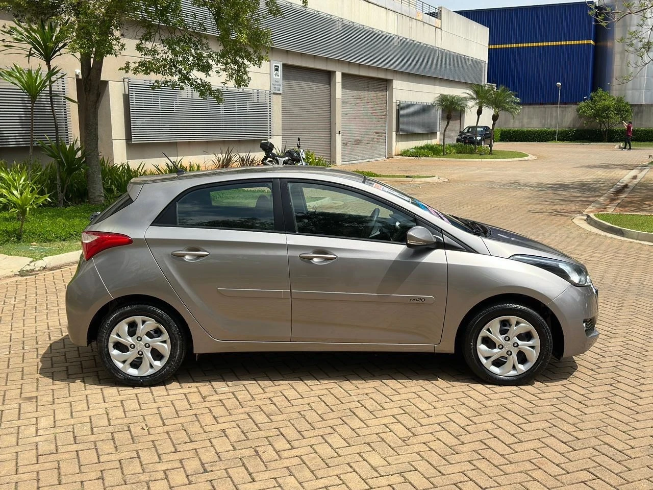 HYUNDAI HB20