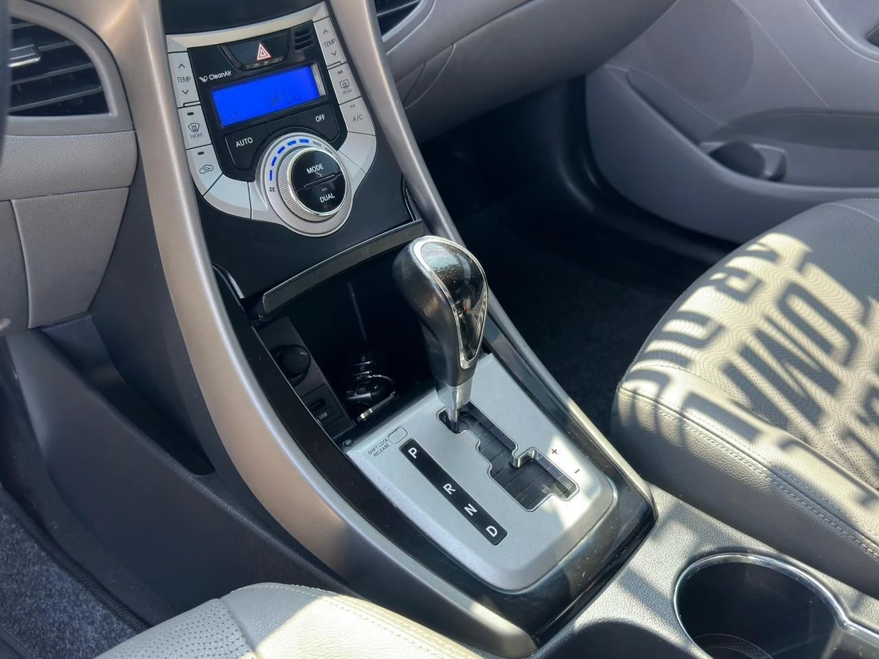 HYUNDAI ELANTRA