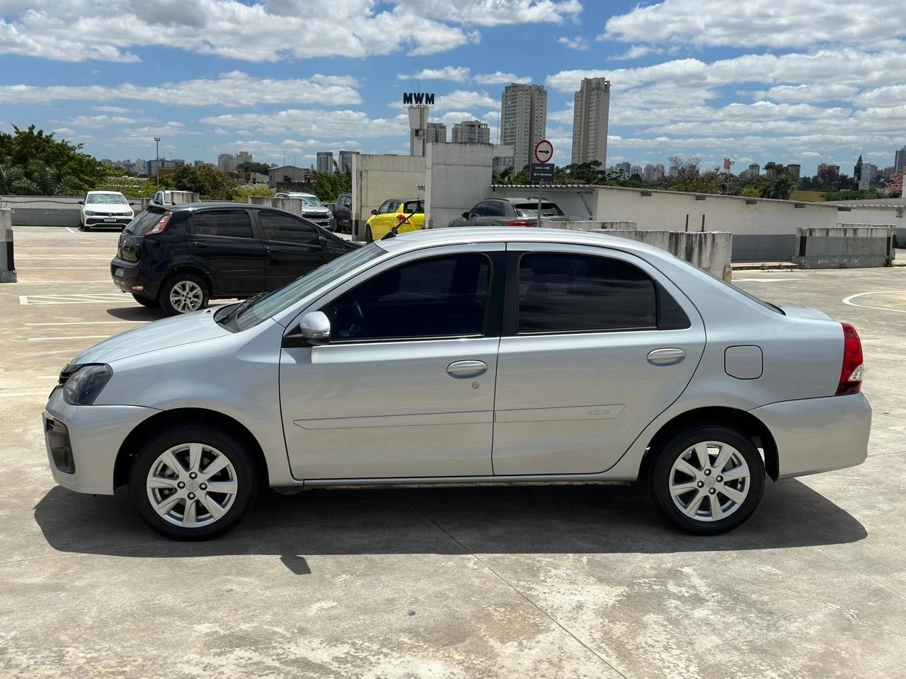 TOYOTA ETIOS