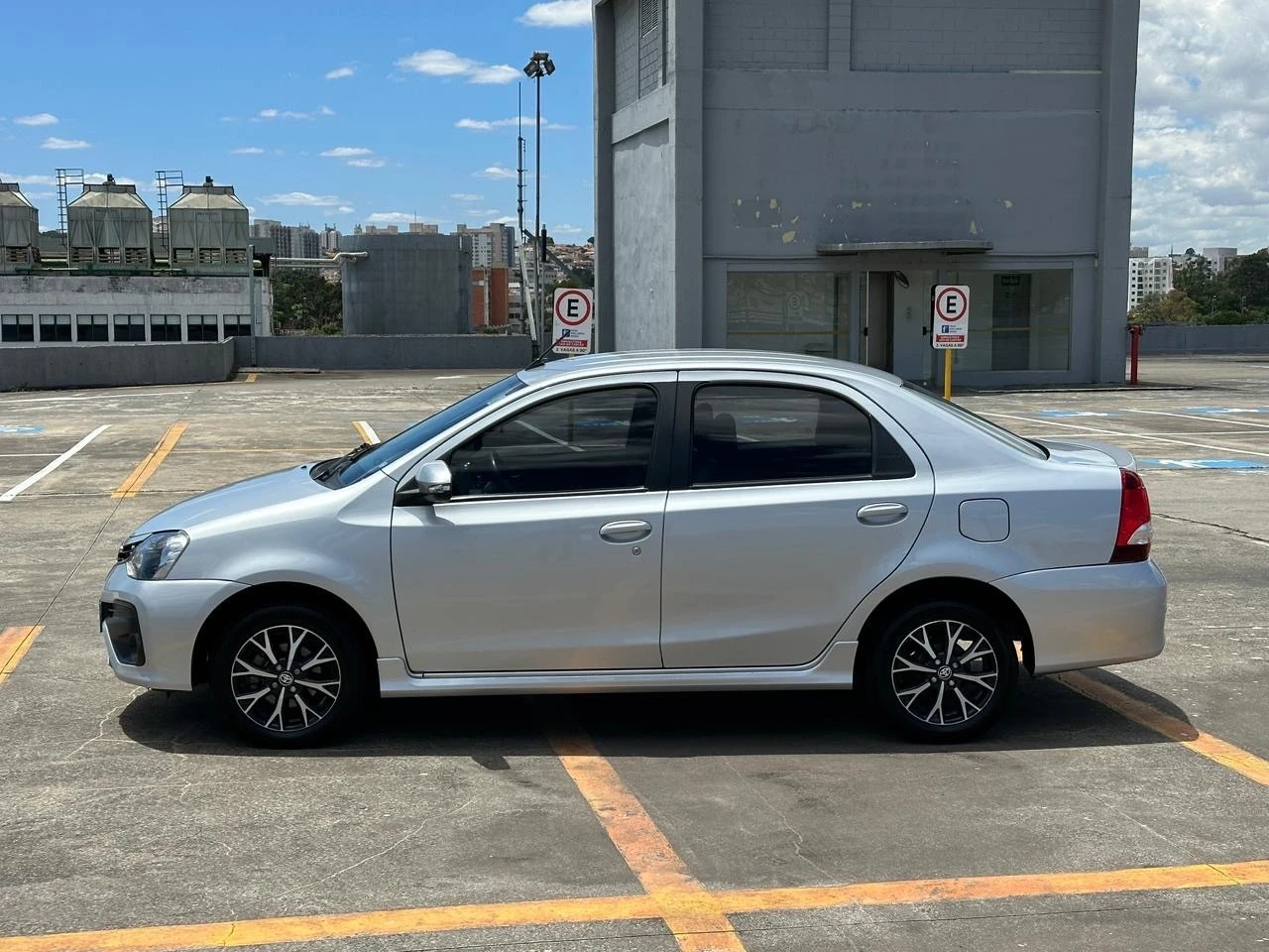 TOYOTA ETIOS