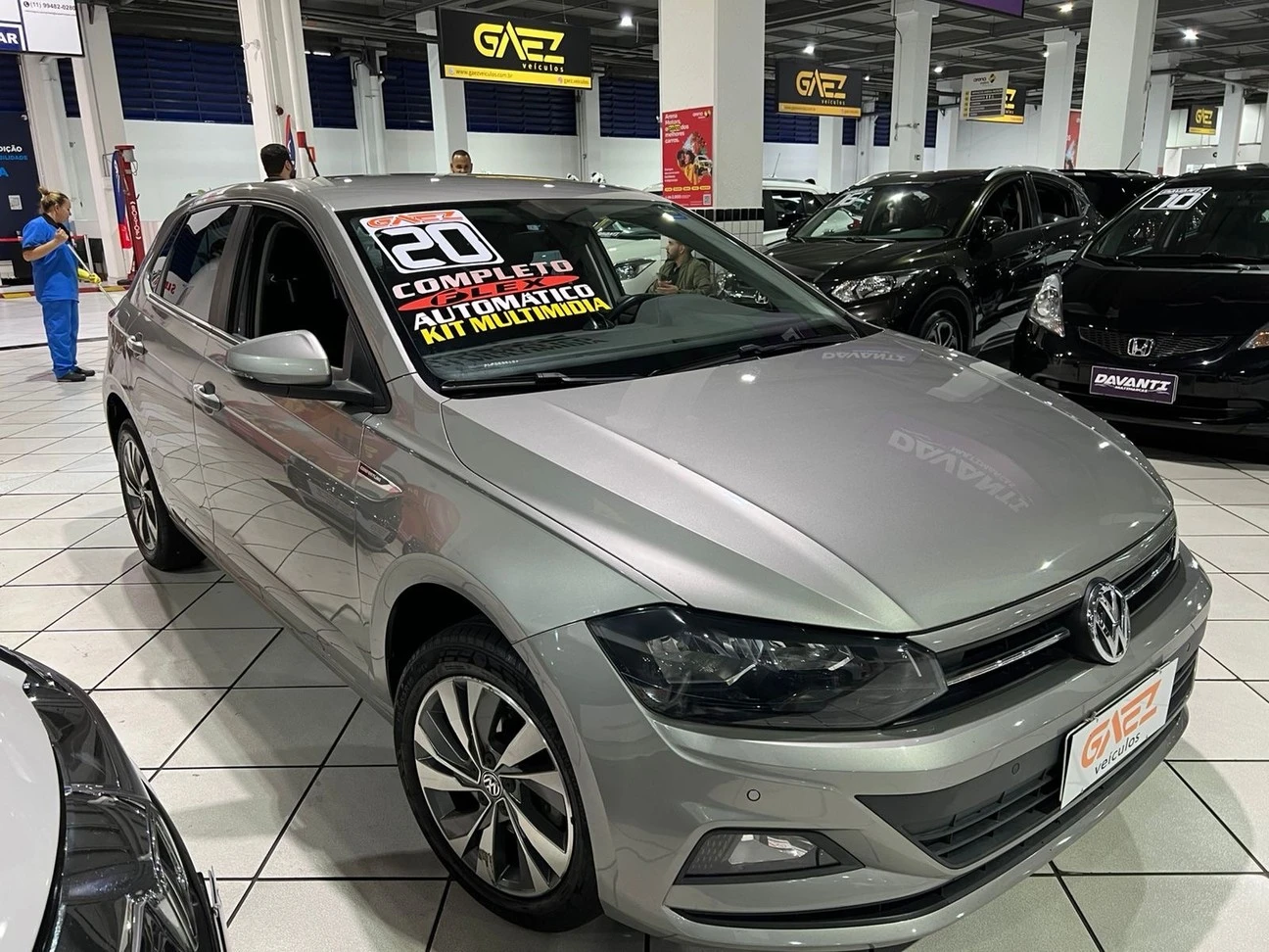 VOLKSWAGEN POLO