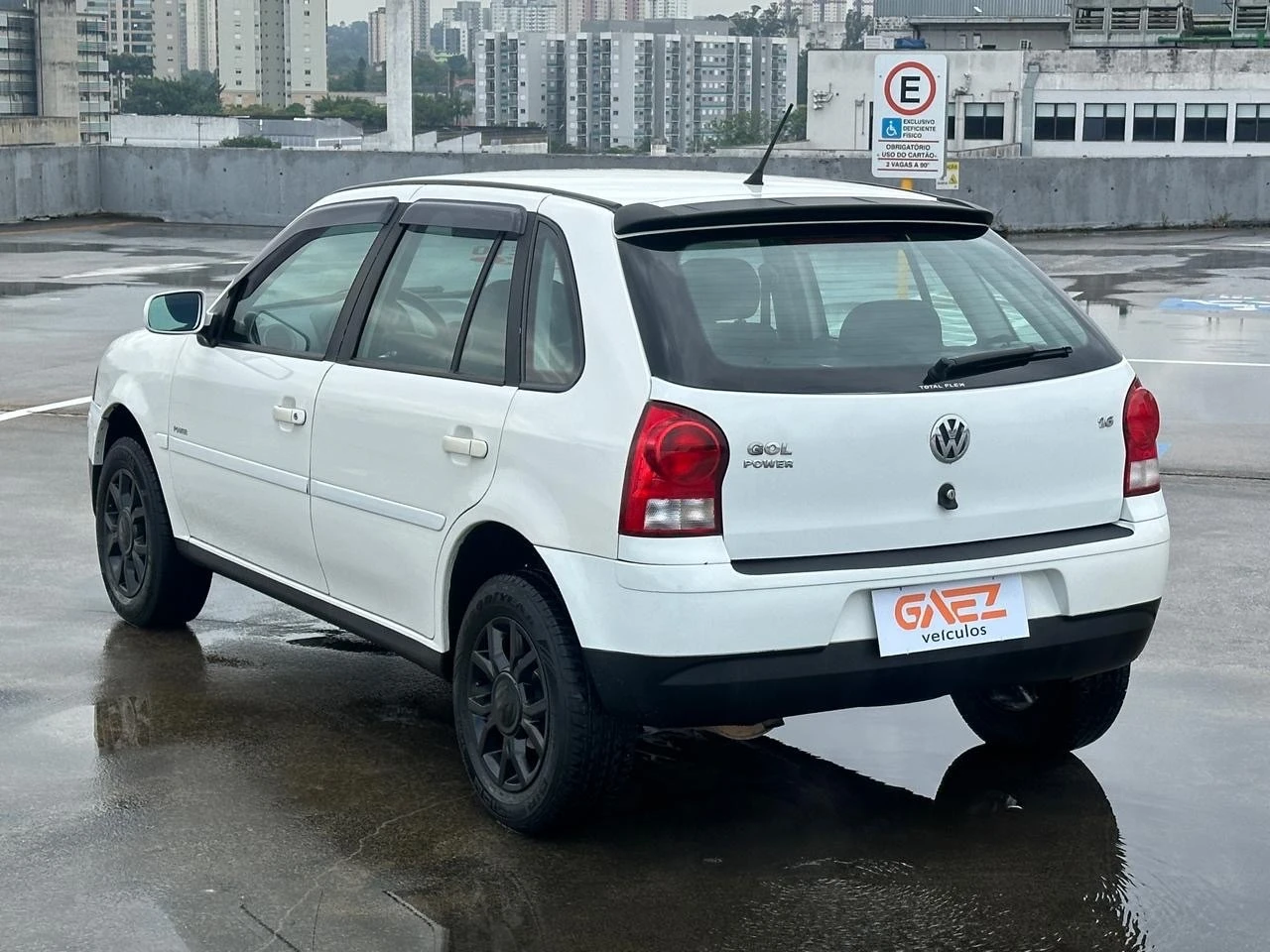 VOLKSWAGEN GOL
