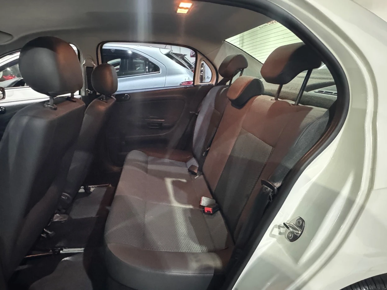 VOLKSWAGEN VOYAGE