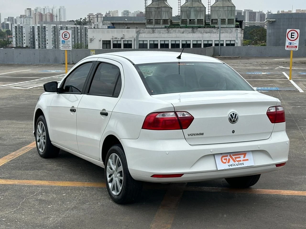 VOLKSWAGEN VOYAGE