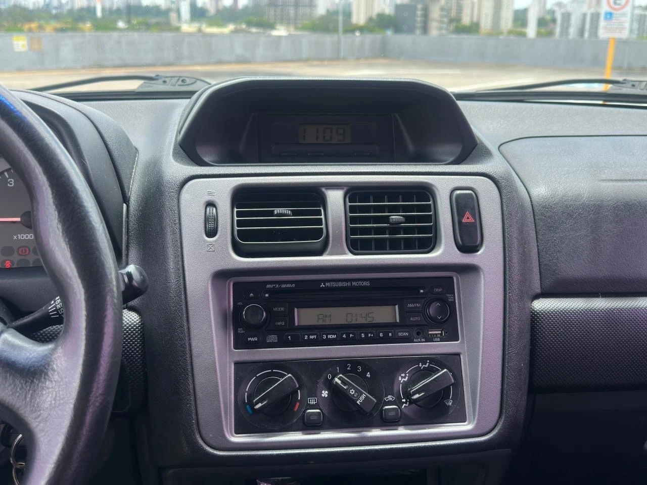 MITSUBISHI PAJERO TR4