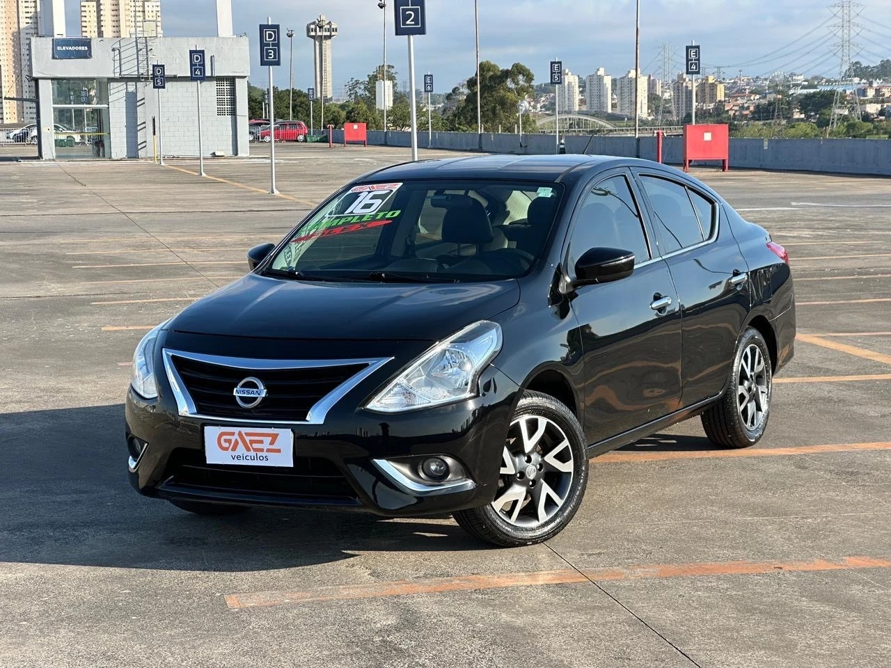 NISSAN VERSA