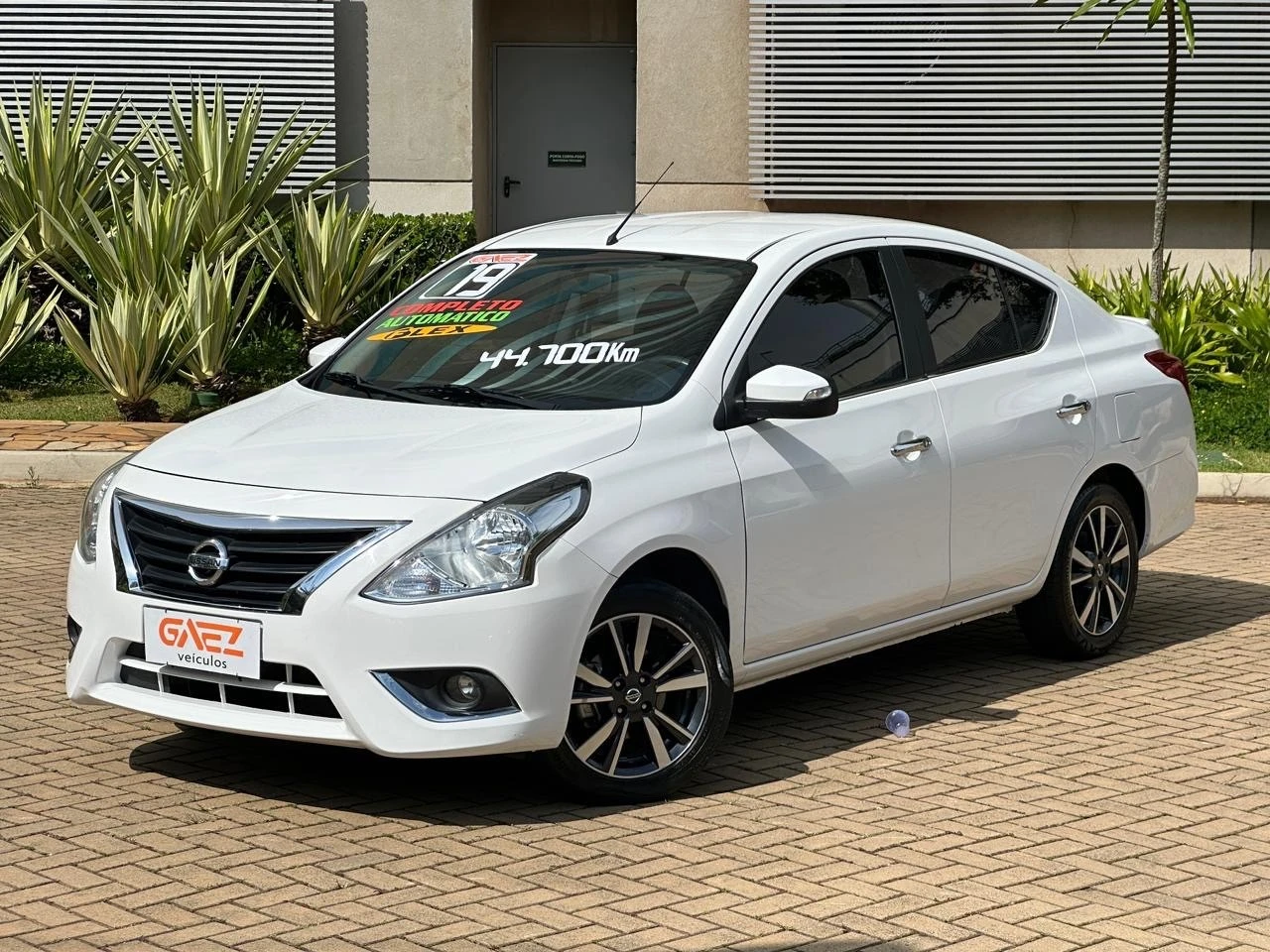 NISSAN VERSA