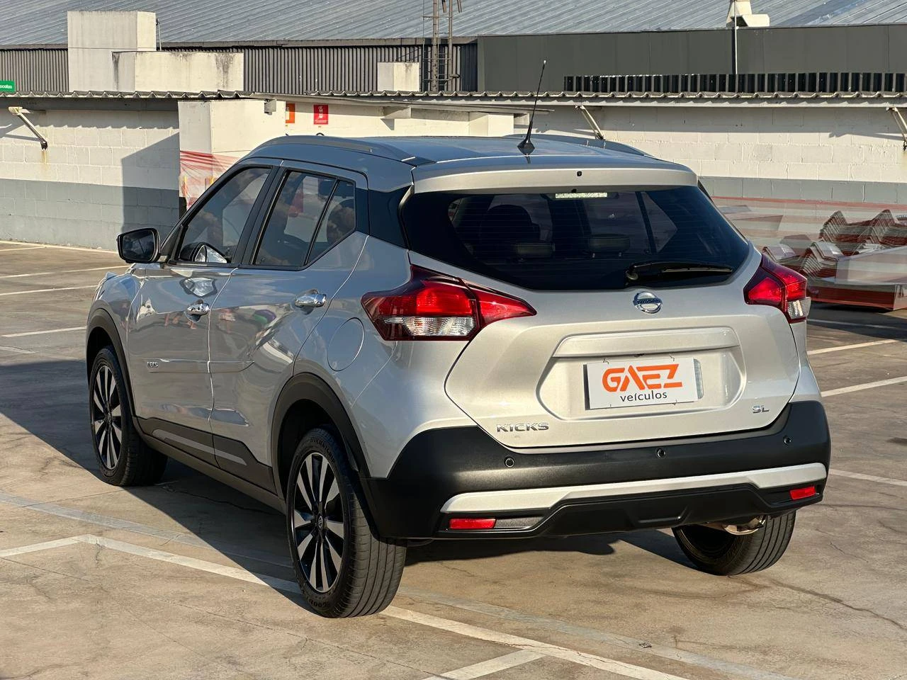 NISSAN KICKS