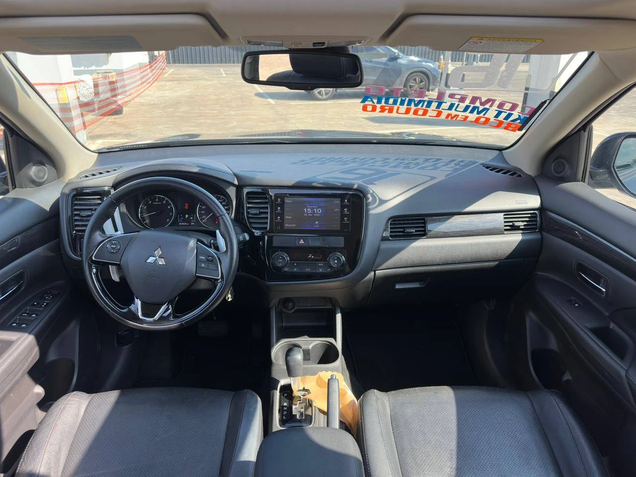 MITSUBISHI OUTLANDER