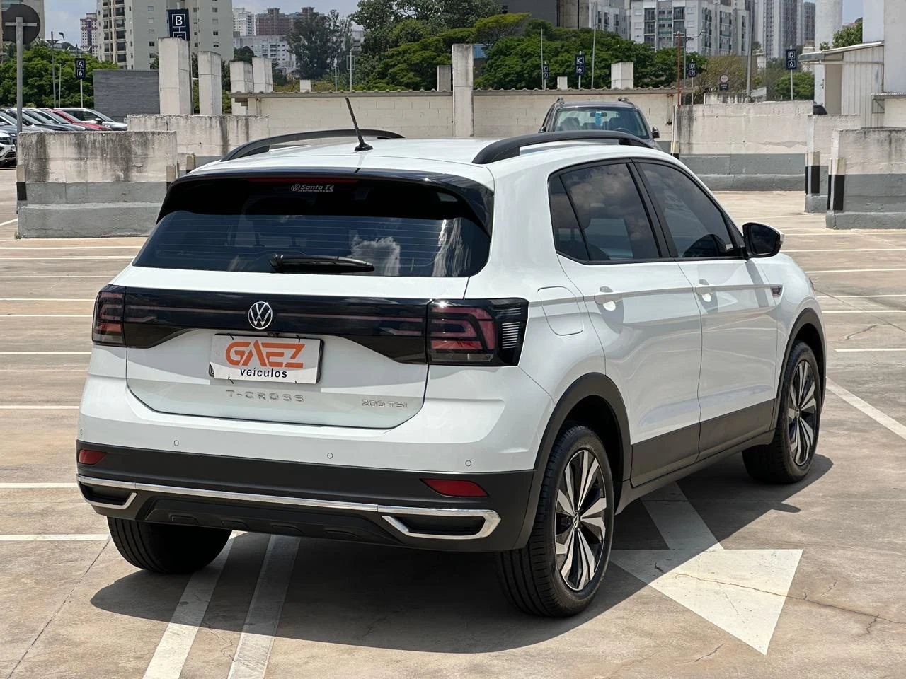 VOLKSWAGEN T-CROSS