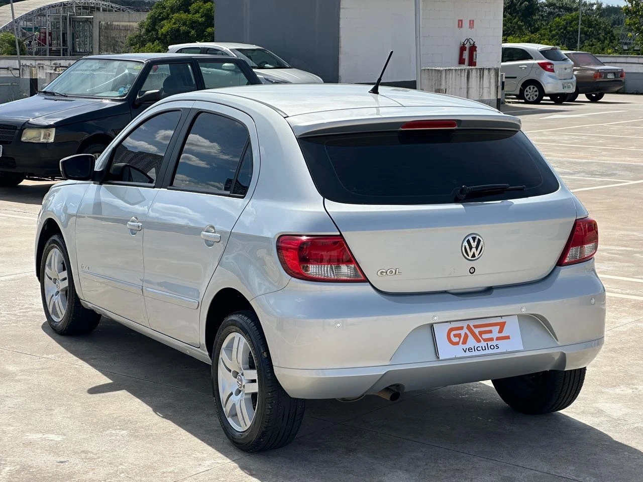 VOLKSWAGEN GOL