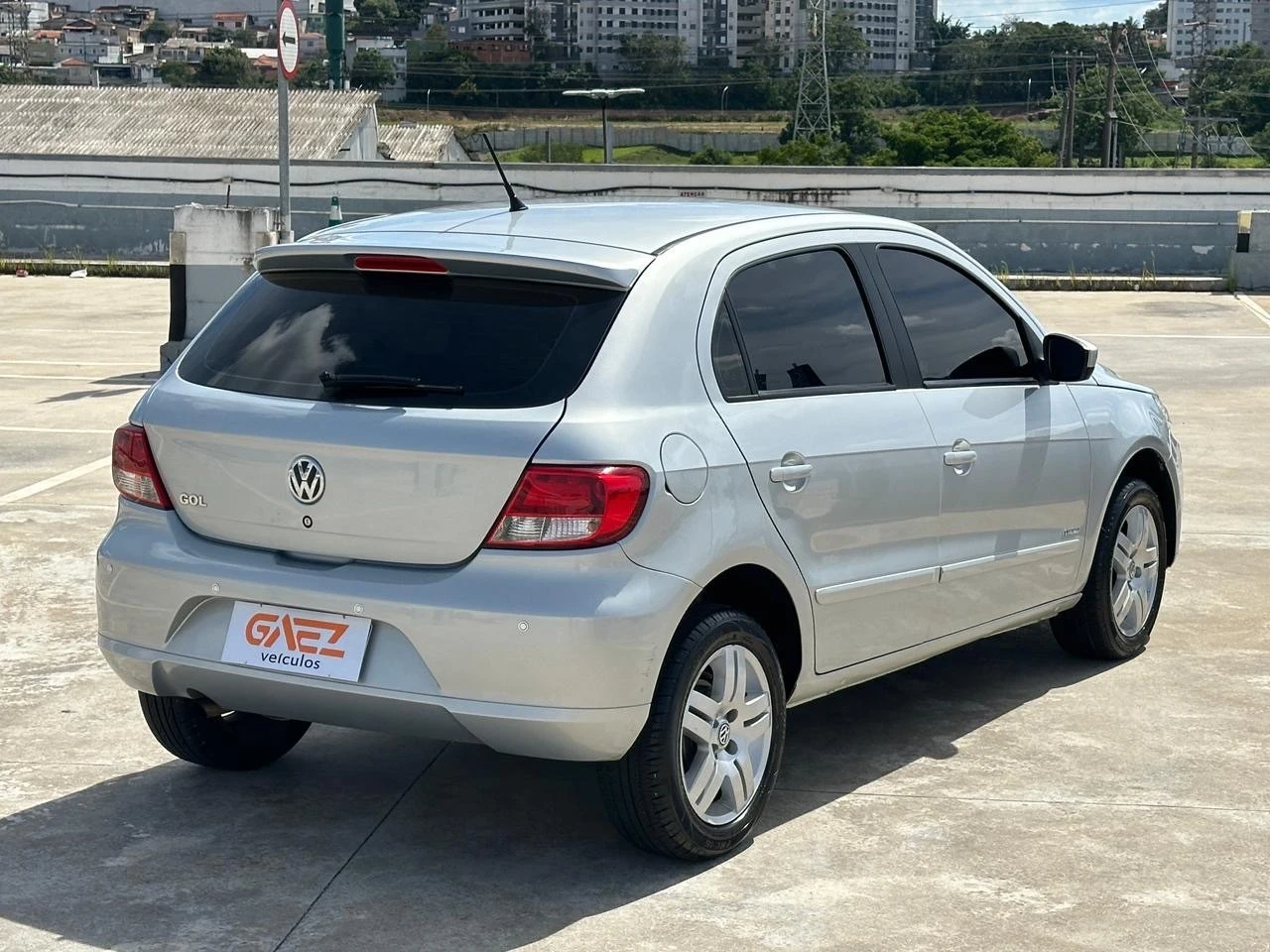 VOLKSWAGEN GOL