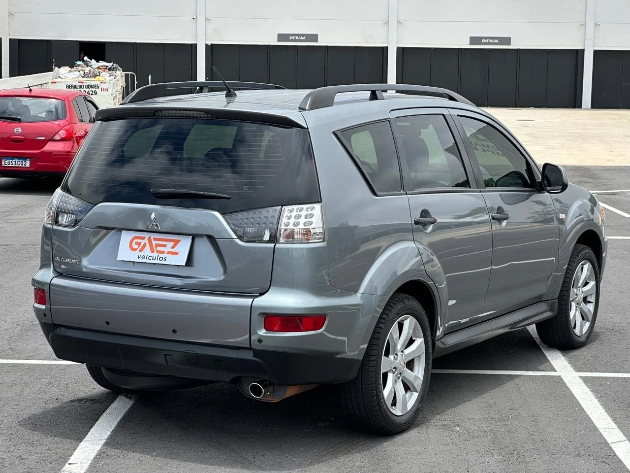 MITSUBISHI OUTLANDER