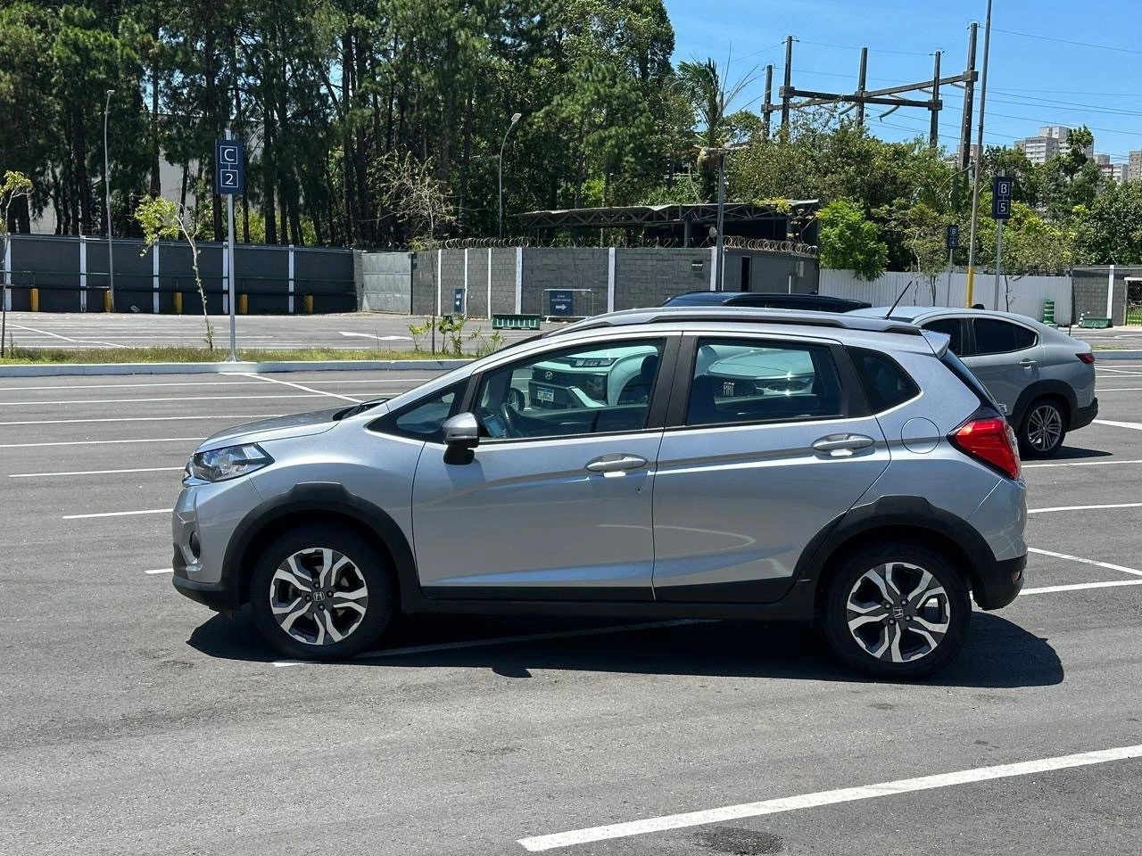 HONDA WR-V