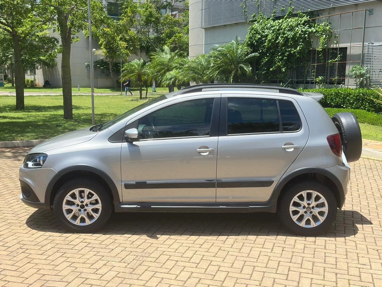 VOLKSWAGEN CROSSFOX