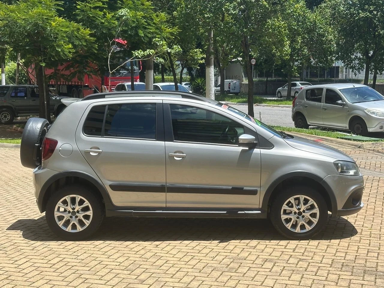 VOLKSWAGEN CROSSFOX