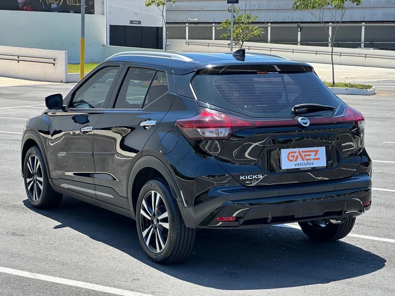 NISSAN KICKS
