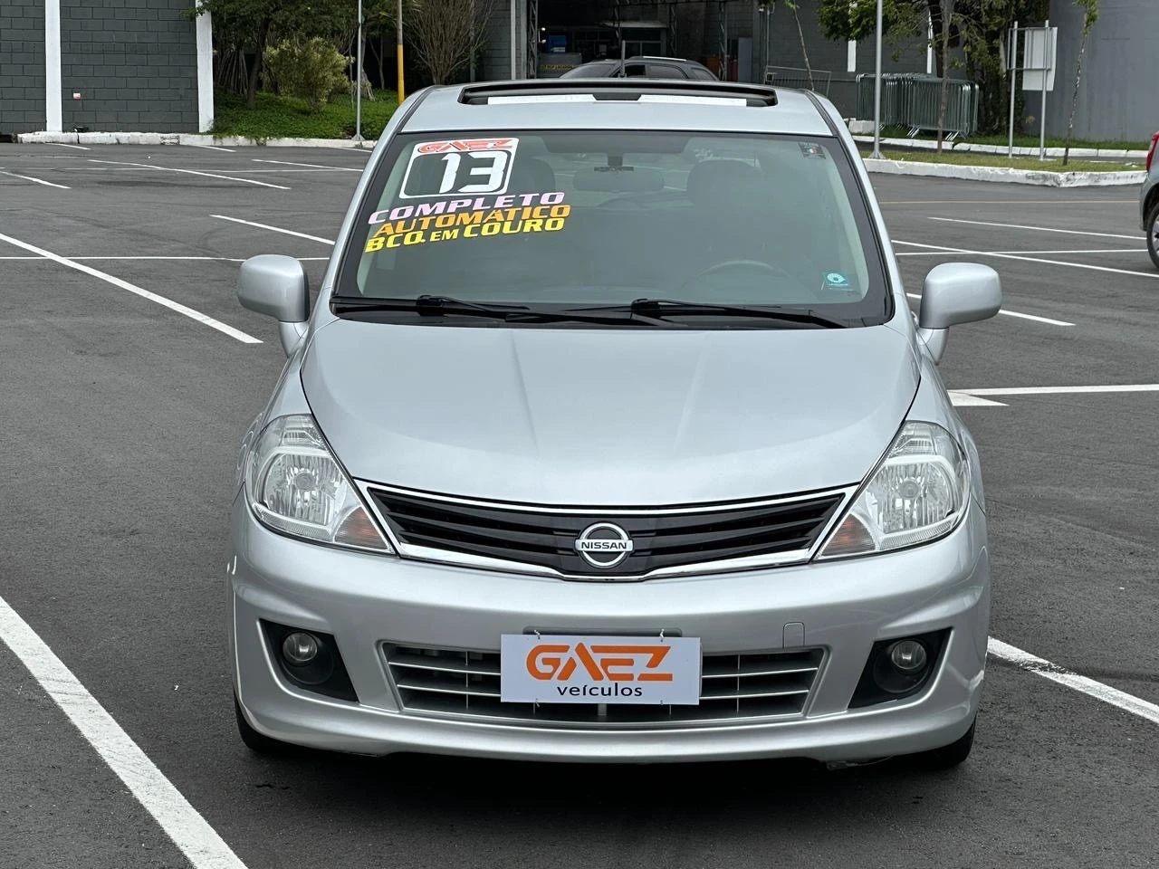 NISSAN TIIDA