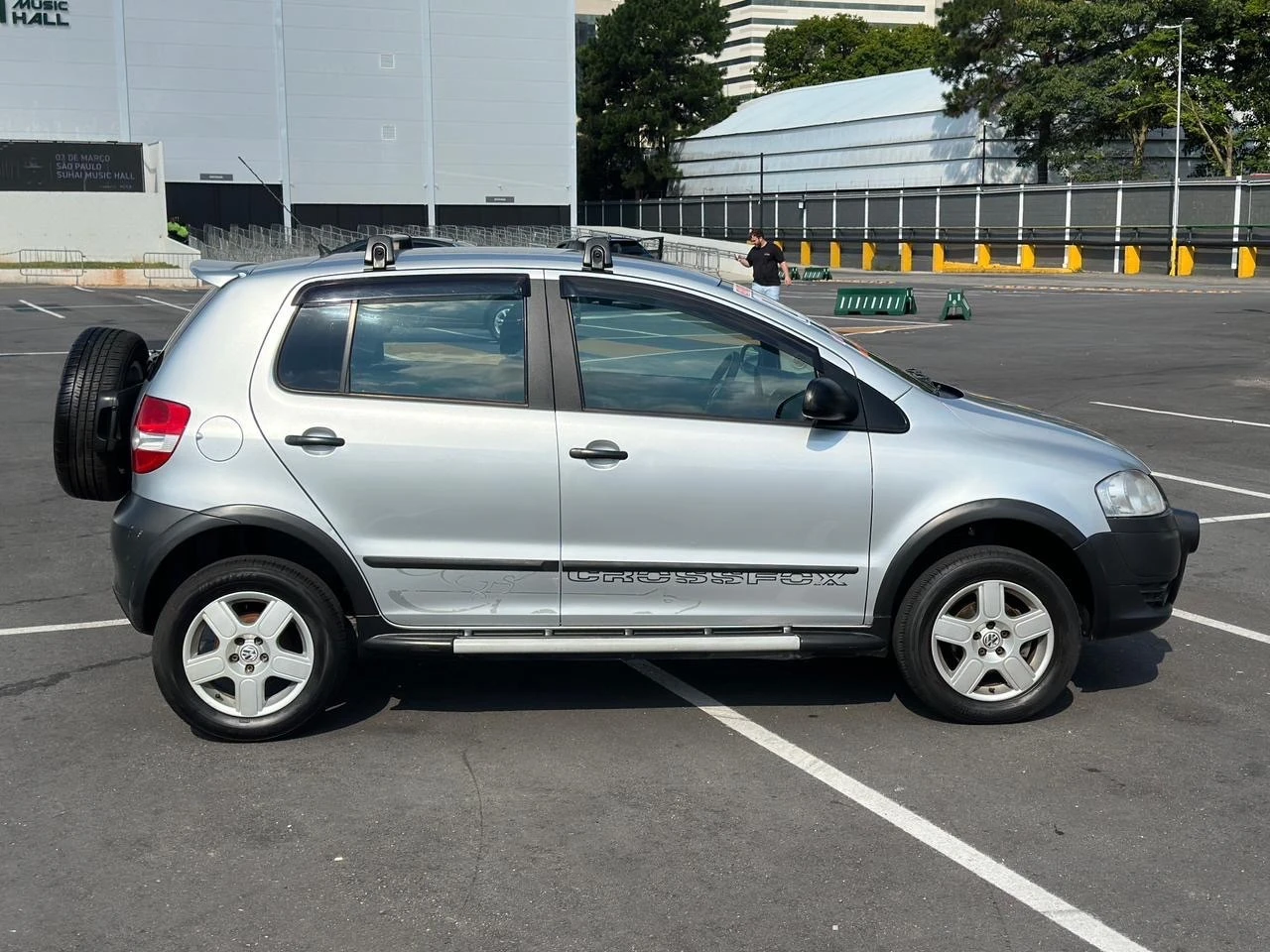 VOLKSWAGEN CROSSFOX