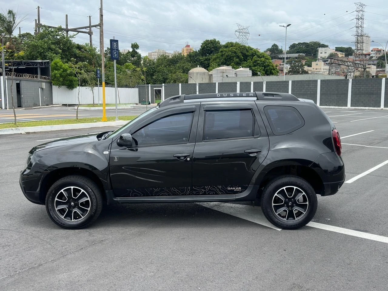 RENAULT DUSTER