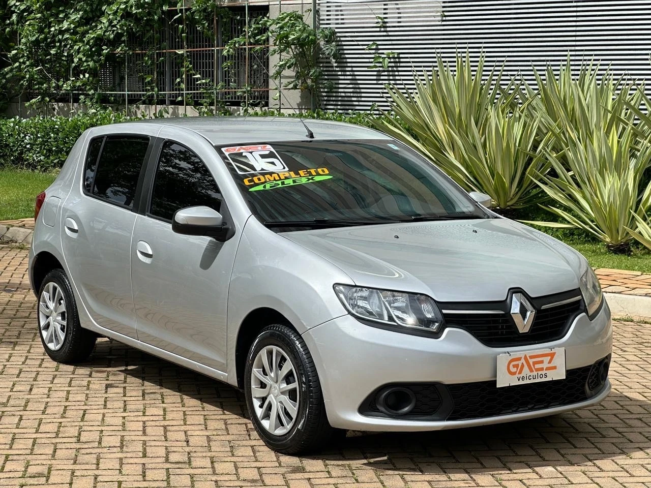 RENAULT SANDERO