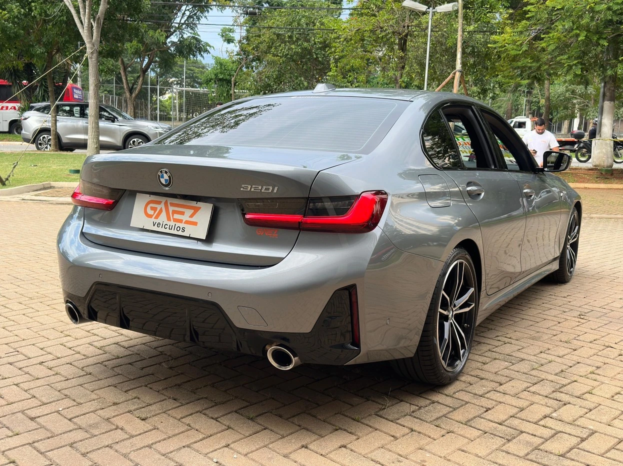 BMW 320i