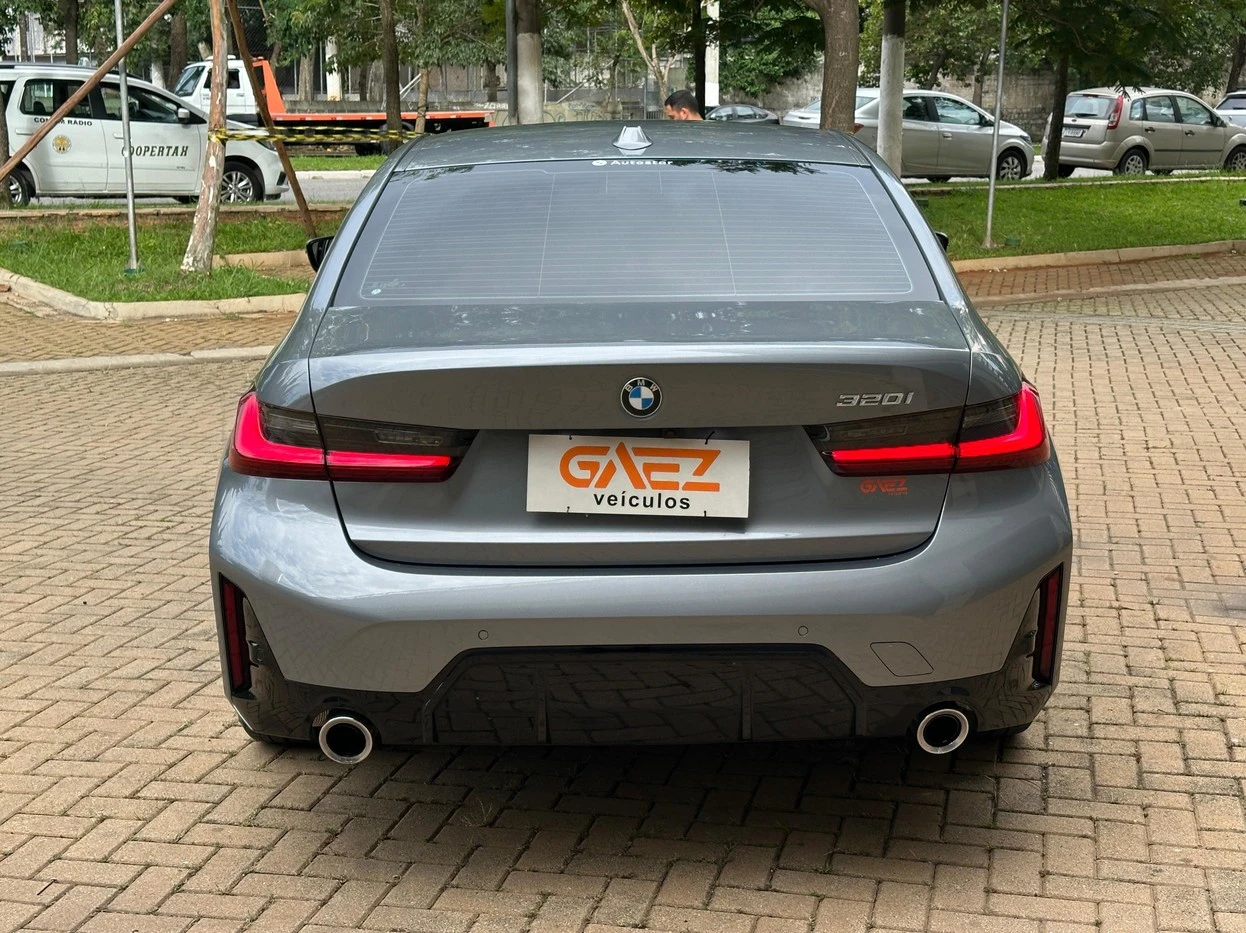 BMW 320i