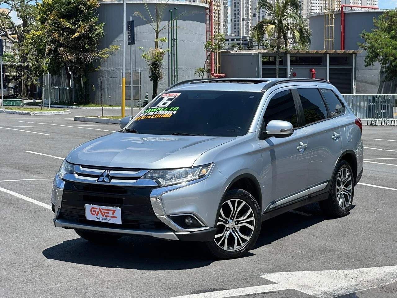 MITSUBISHI OUTLANDER