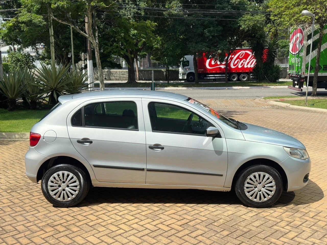 VOLKSWAGEN GOL