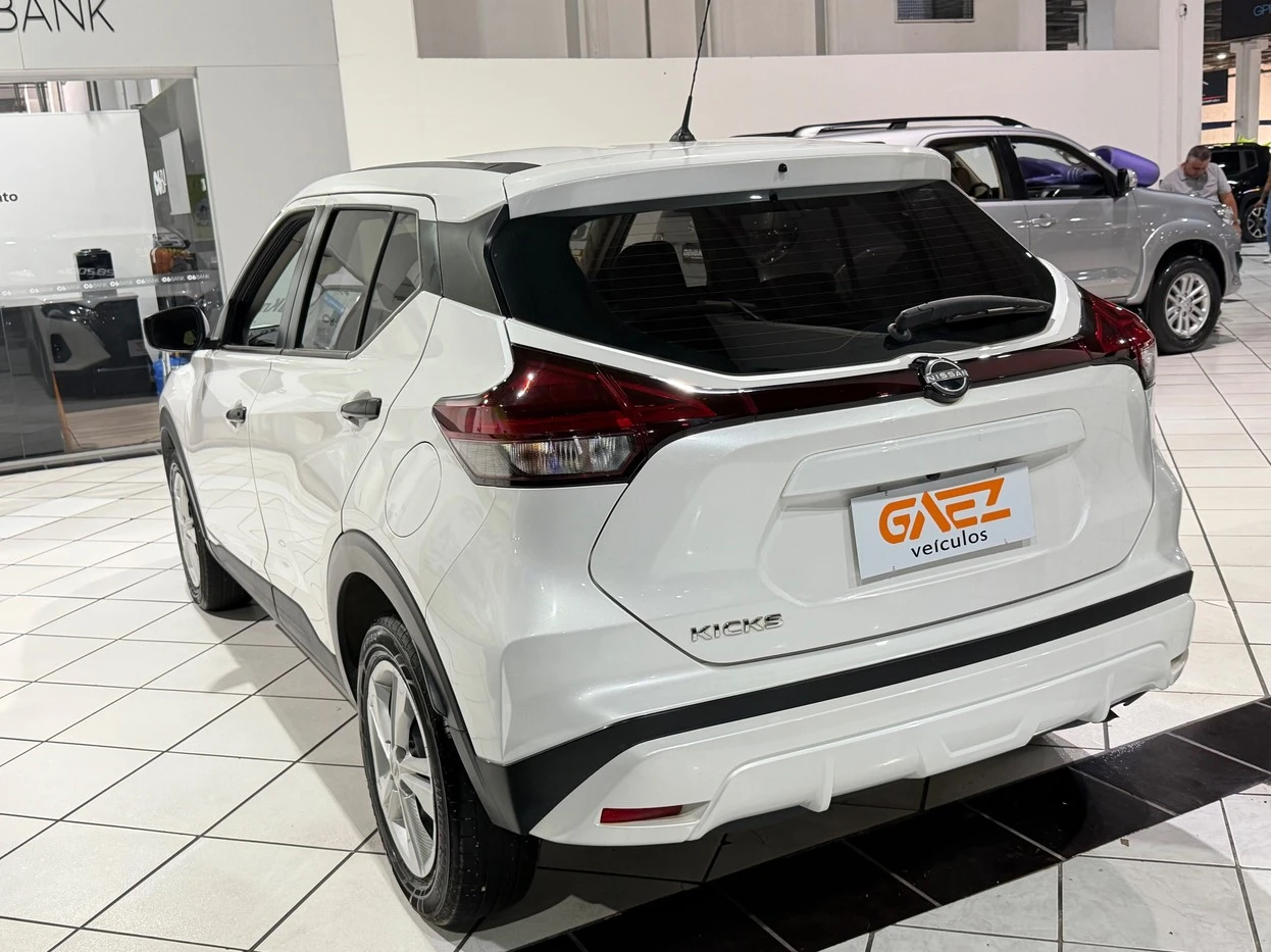 NISSAN KICKS
