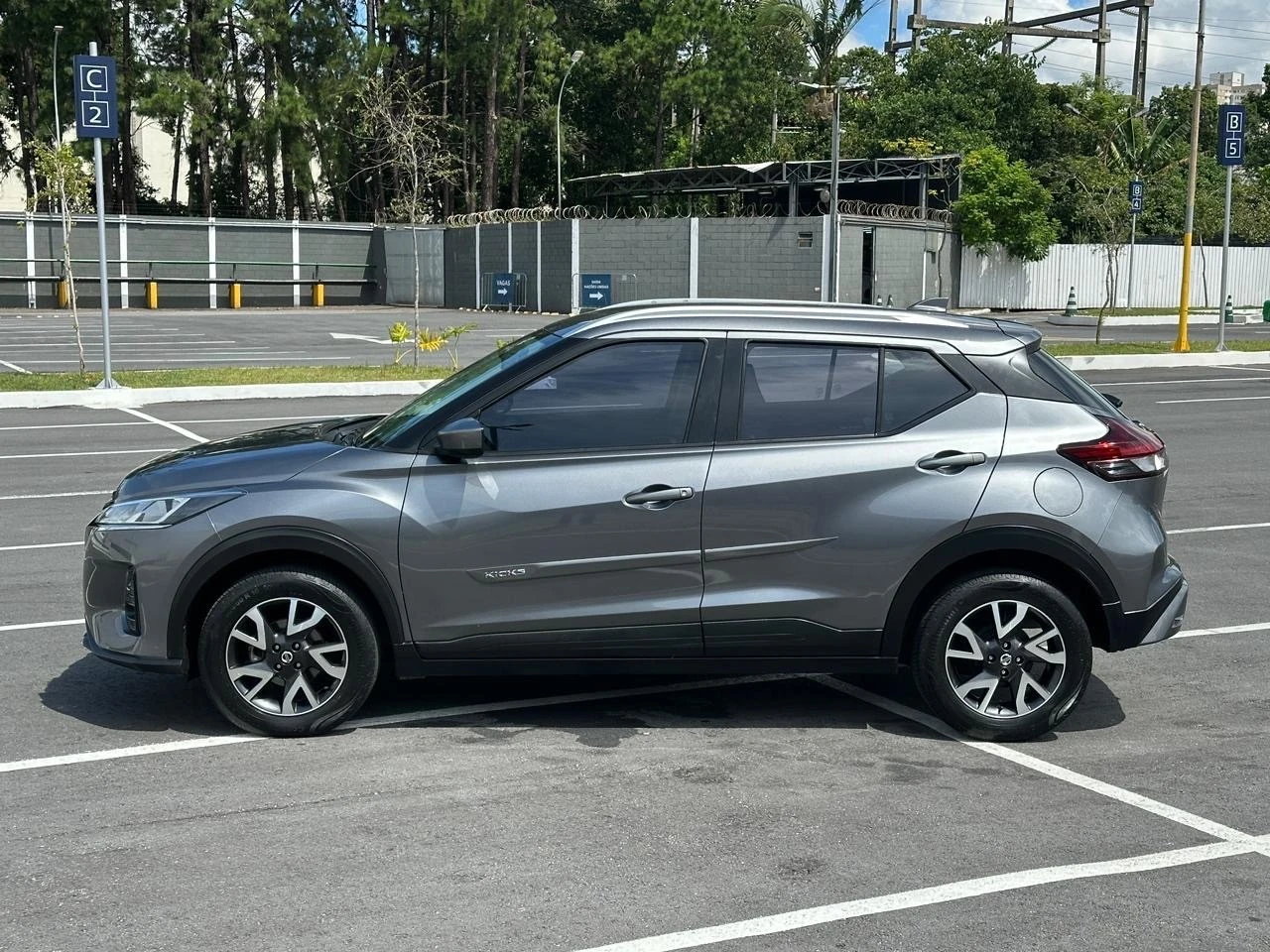 NISSAN KICKS