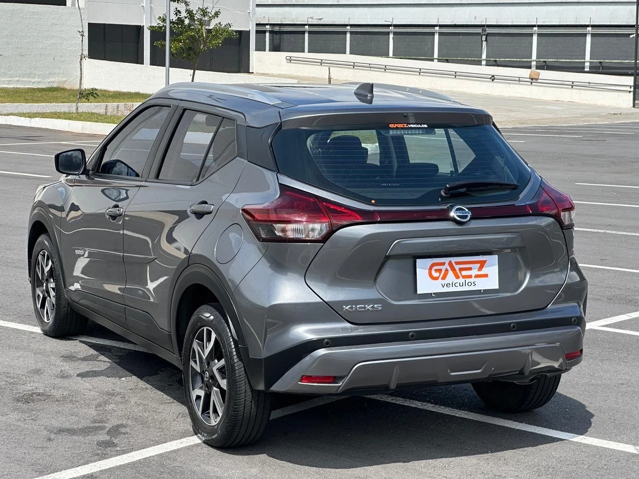 NISSAN KICKS