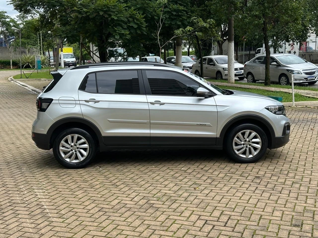 VOLKSWAGEN T-CROSS
