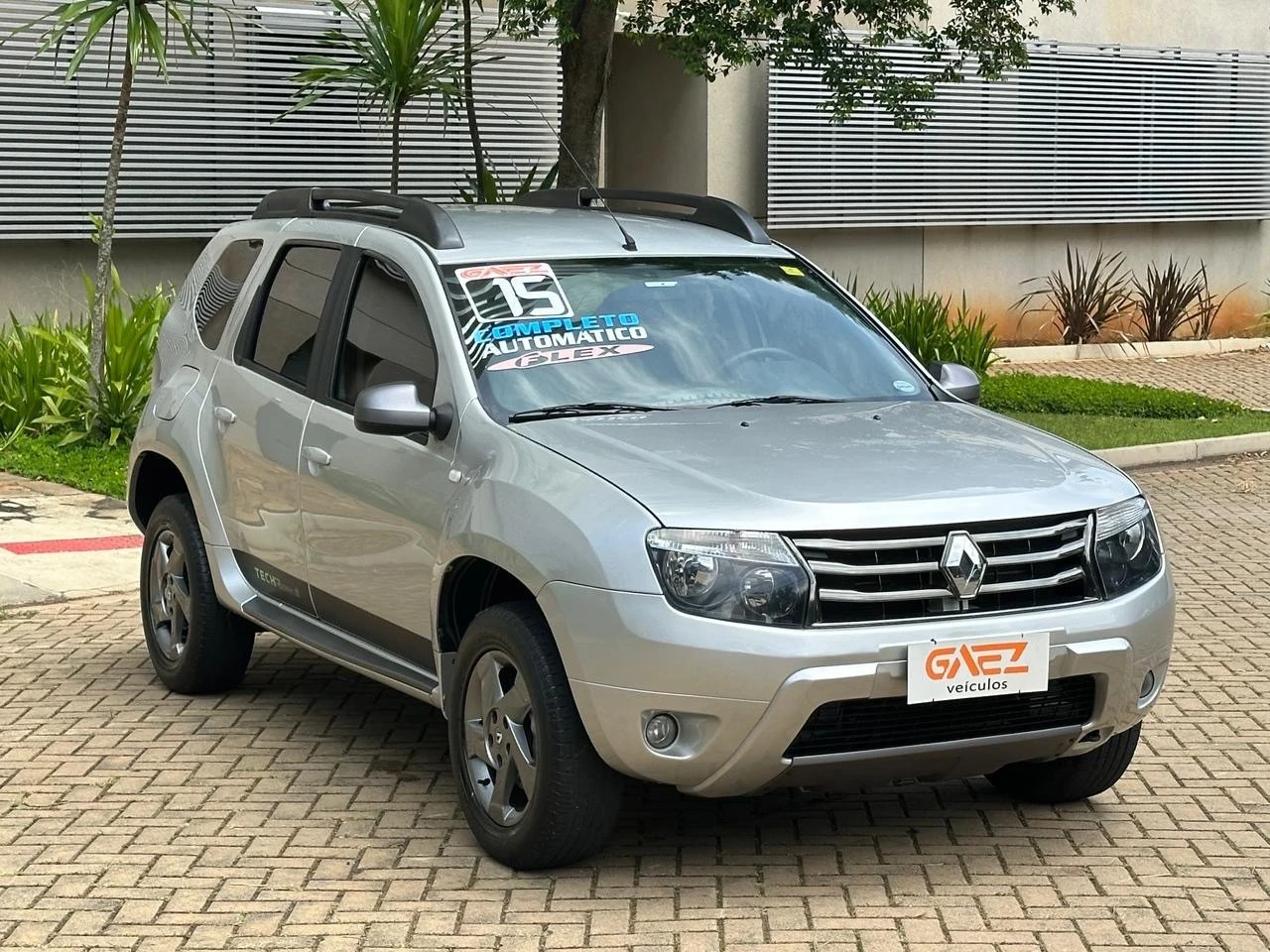 RENAULT DUSTER