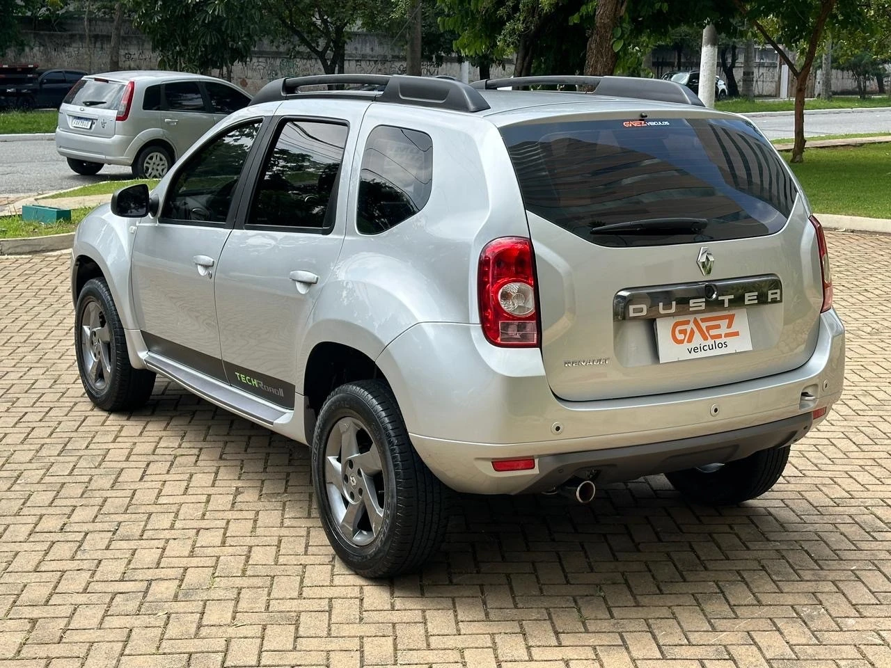RENAULT DUSTER