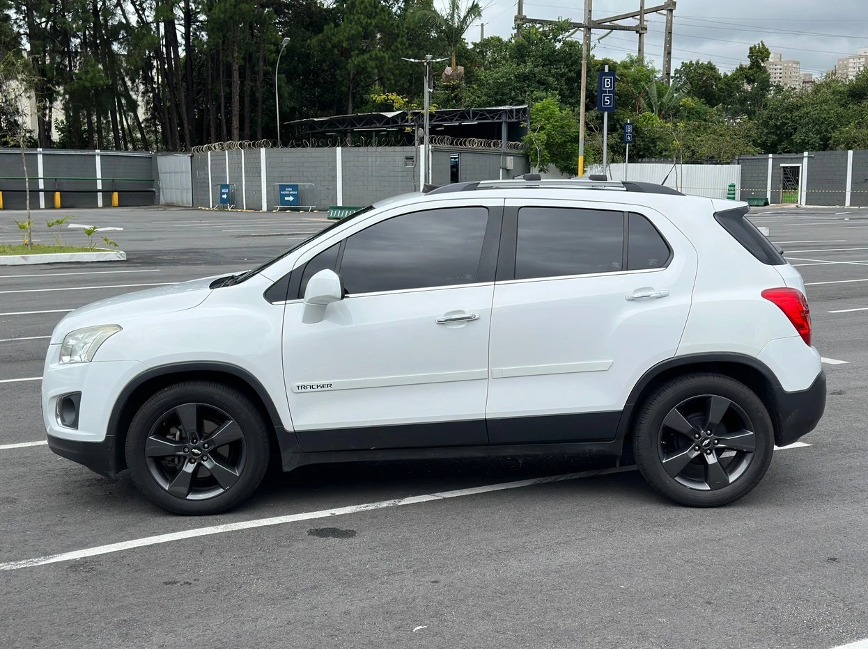 CHEVROLET TRACKER