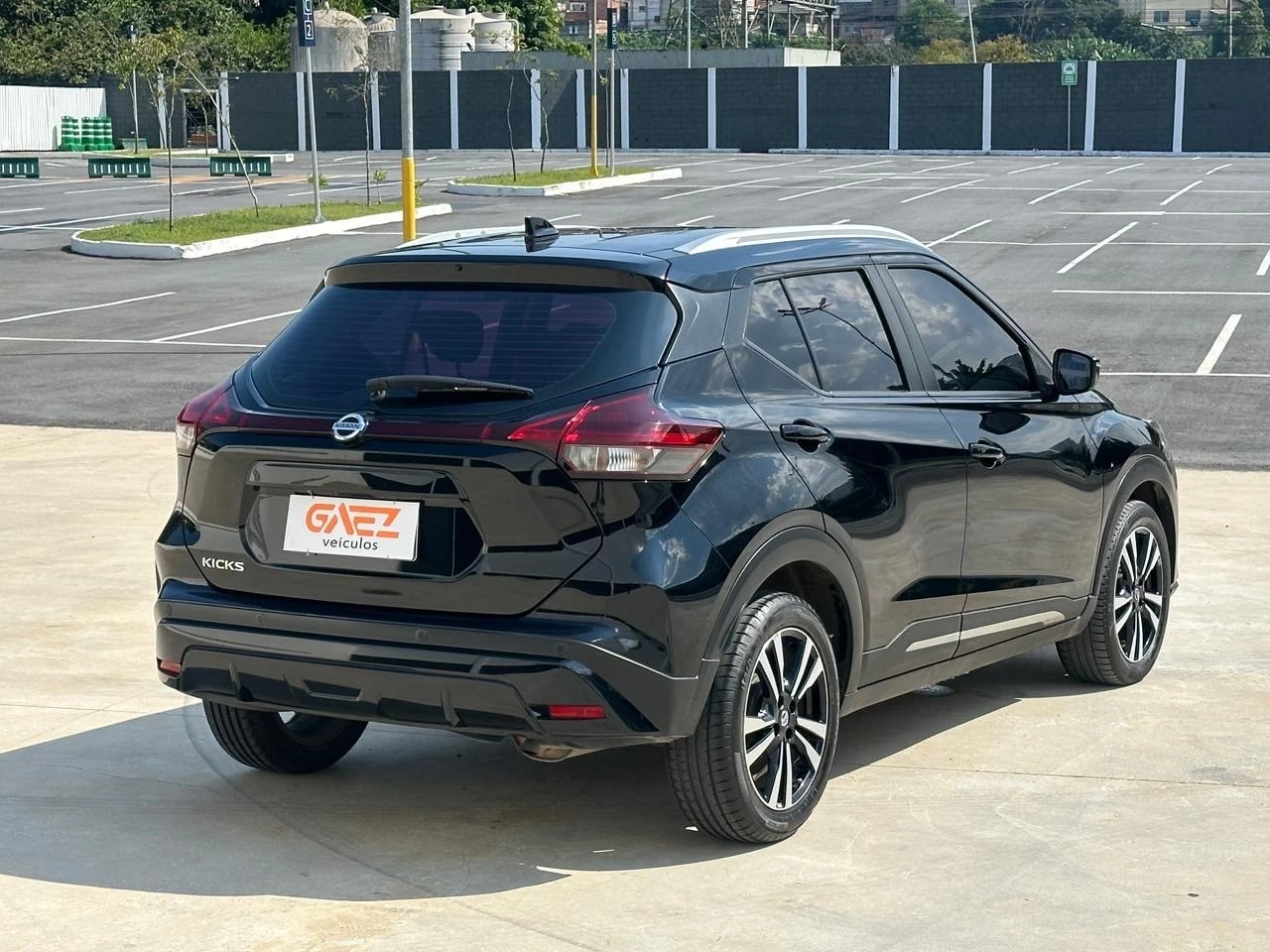 NISSAN KICKS