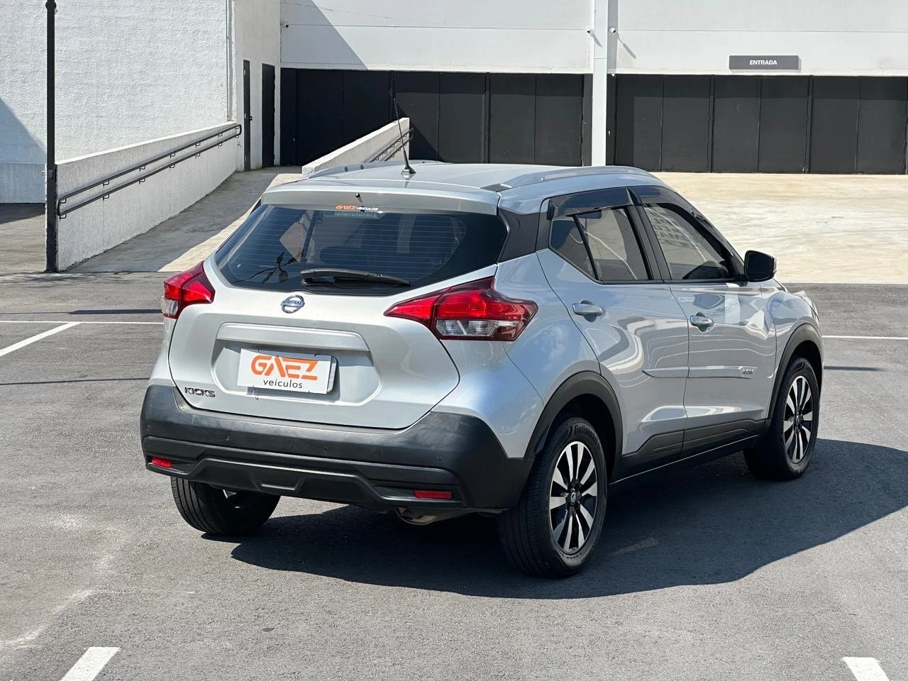 NISSAN KICKS