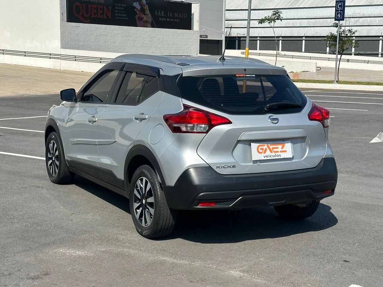 NISSAN KICKS