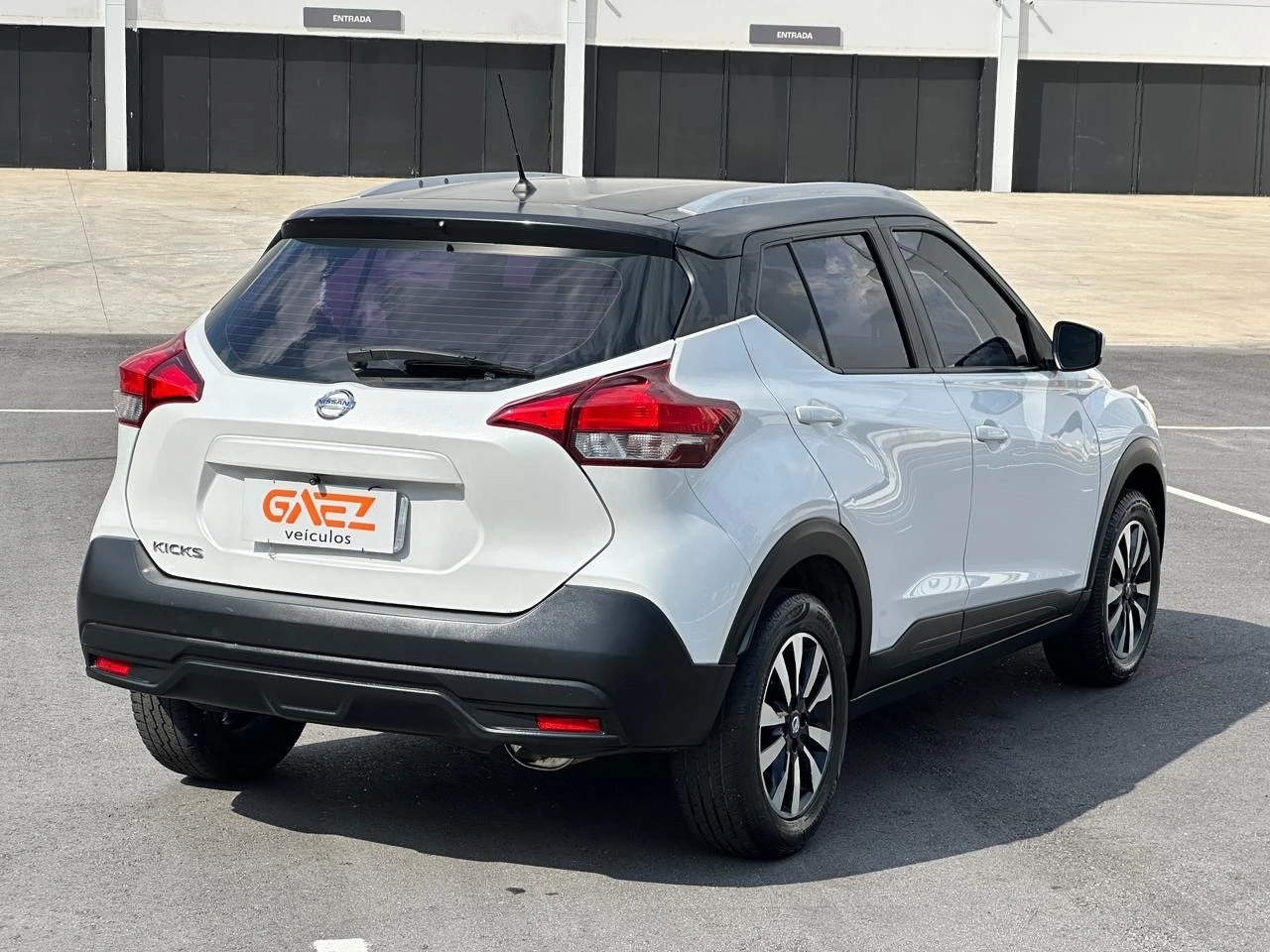 NISSAN KICKS