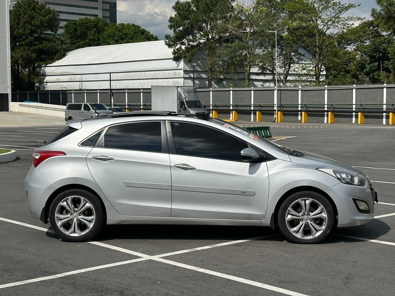 HYUNDAI I30