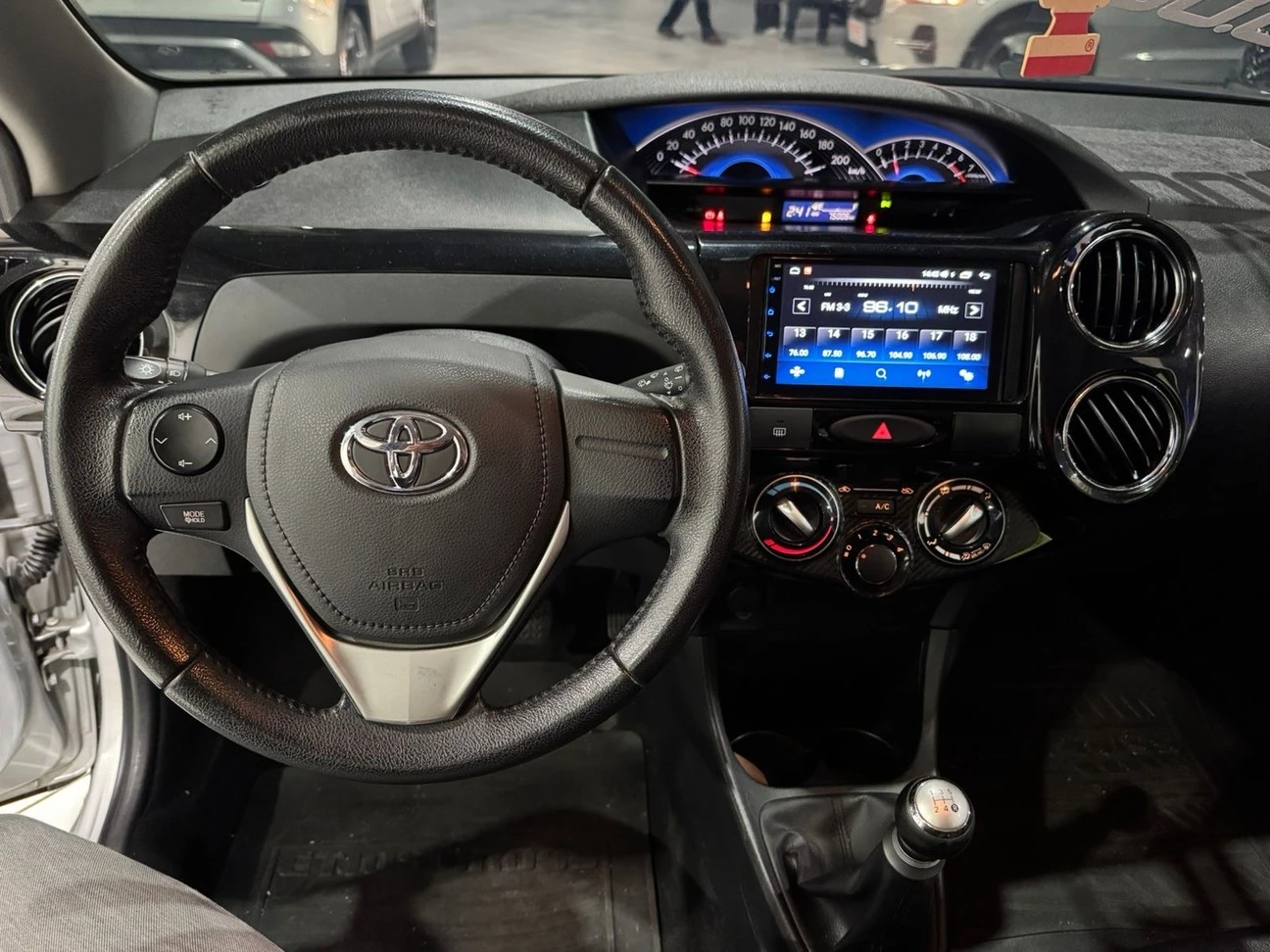 TOYOTA ETIOS CROSS