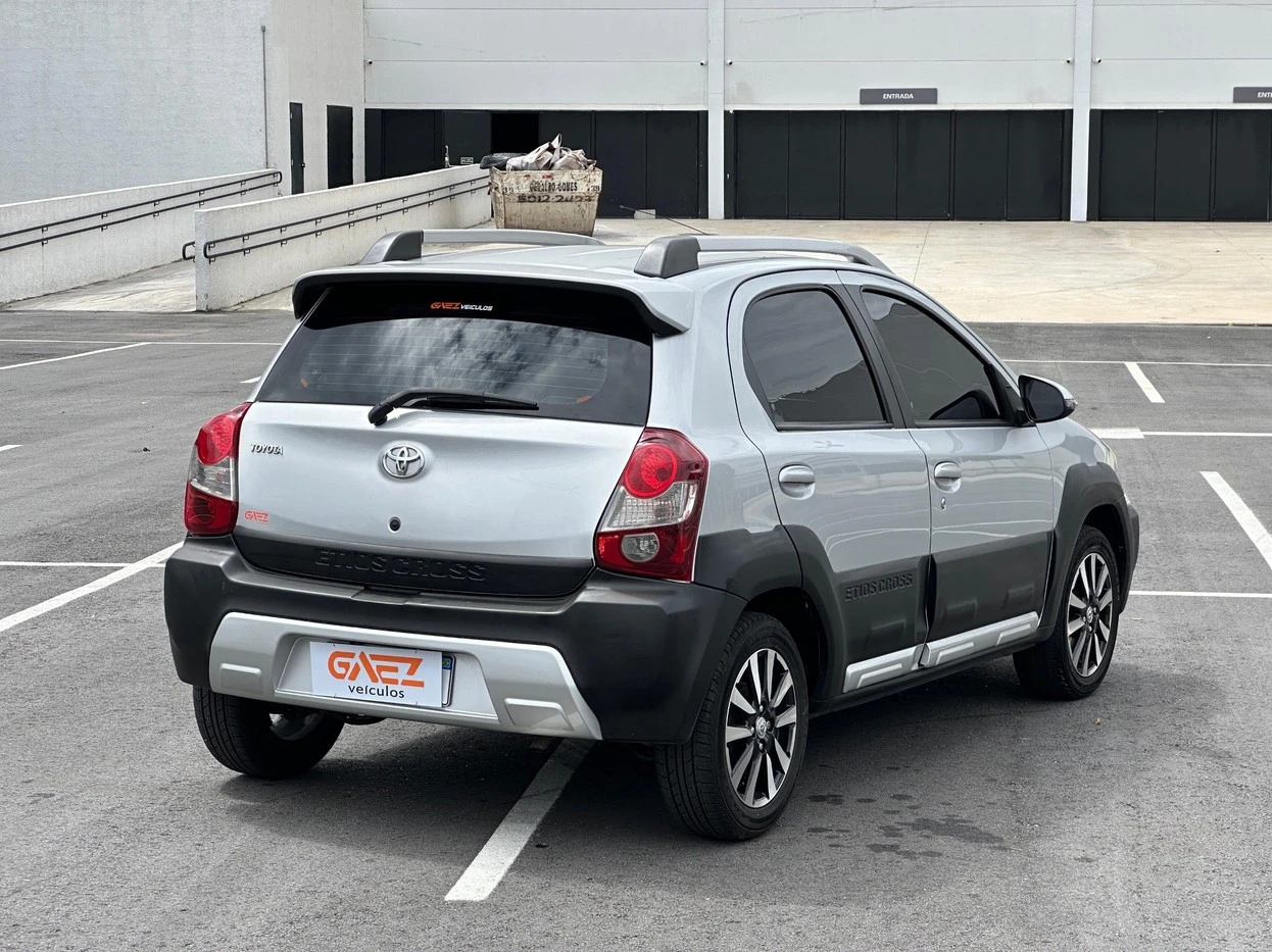 TOYOTA ETIOS CROSS