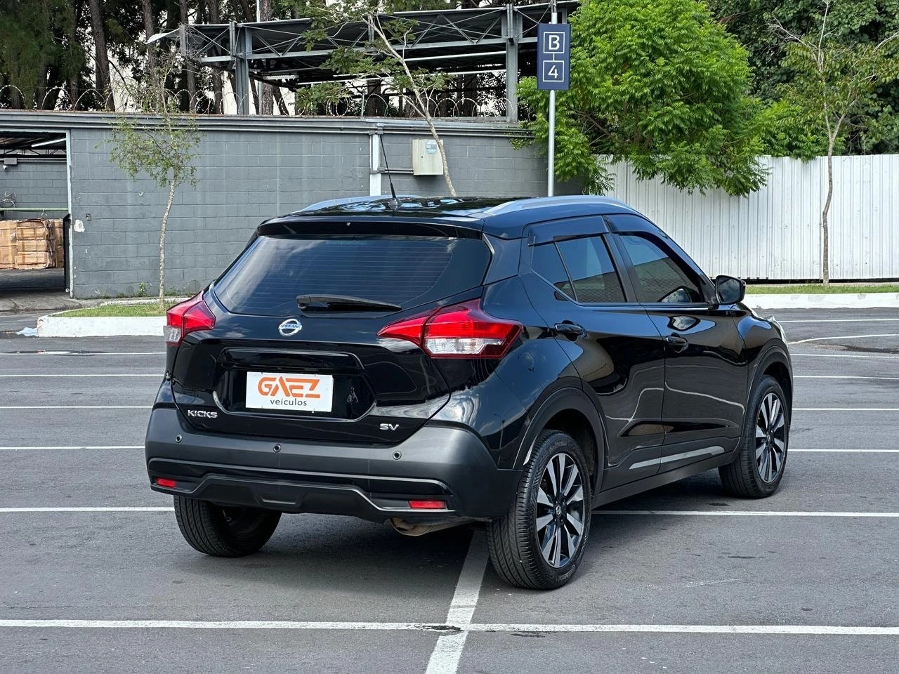 NISSAN KICKS