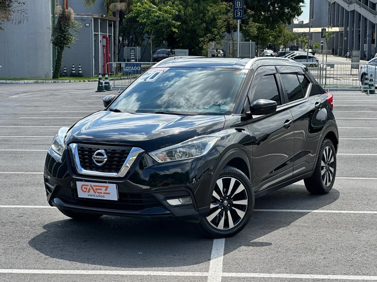 NISSAN KICKS