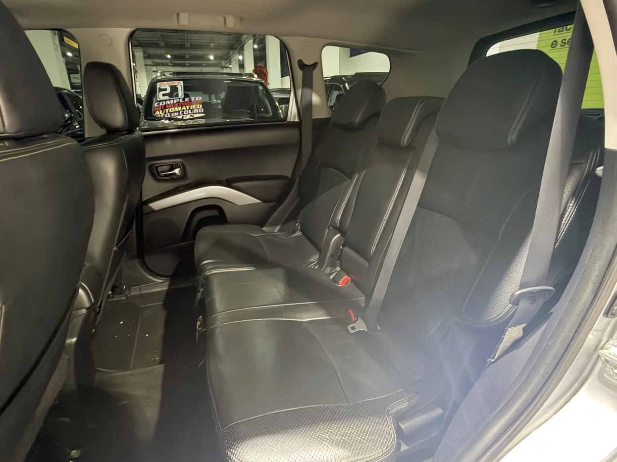 MITSUBISHI OUTLANDER